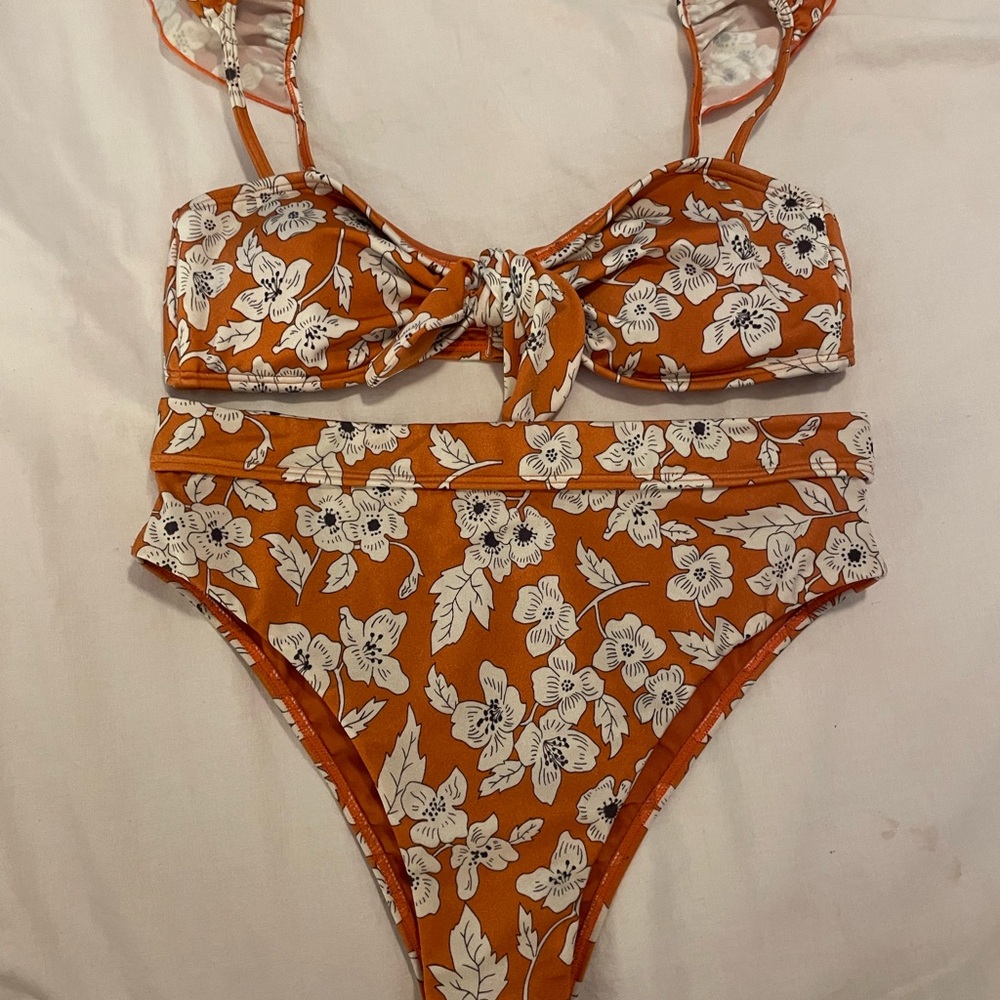 Billibong orange bikini